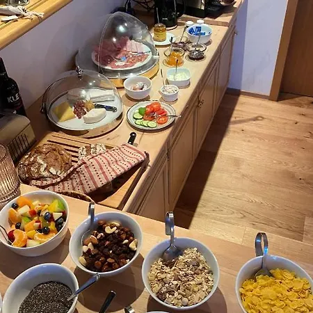 בית הארחה Alpenland *